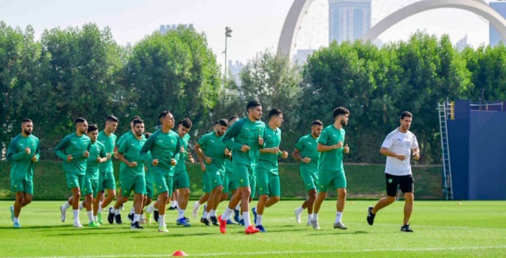 المنتخب المغربي يباشر استعداداته لمواجهة نظيره الجزائري.