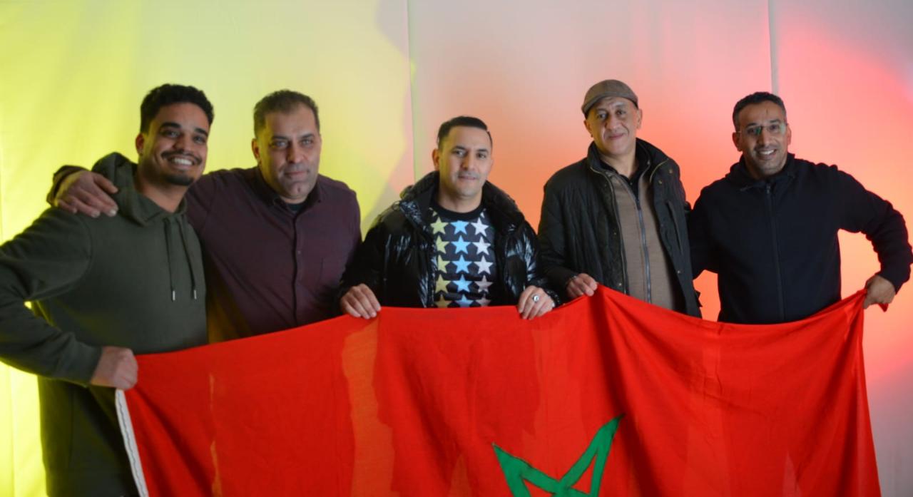 فنانين رفقة يوتيبرز بإسبانيا يبدعون في أغنية مغربية تحت عنوان توحشت بلادي  » فتحوا الحدود « 