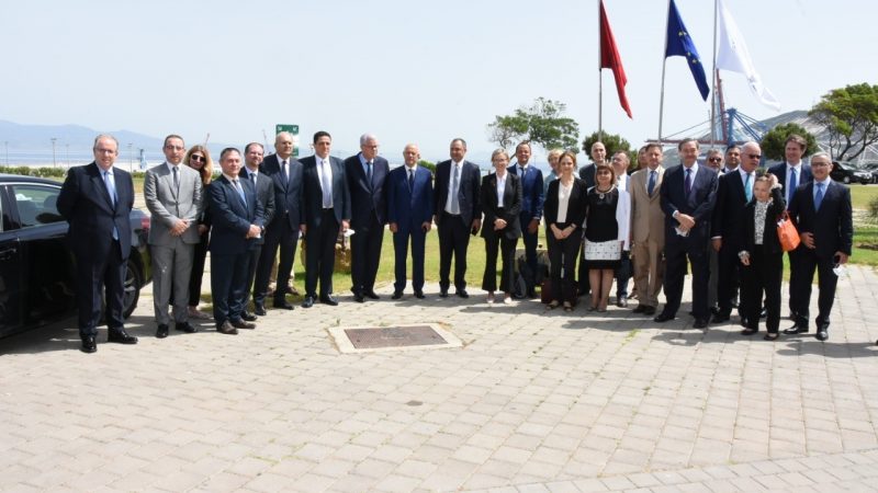 وفد عن البنك الأوربي وسفراء من الاتحاد الأوربي في زيارة لميناء طنجة المتوسط ومصنع رونو