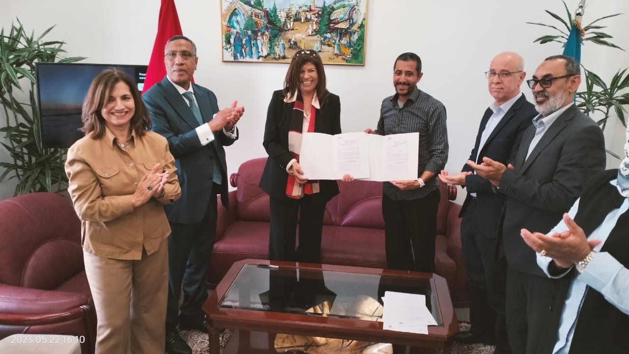 اتفاق اجتماعي هام يحسن أوضاع 4500 مستخدمة ومستخدم بين الاتحاد المغربي للشغل والإدارة العامة لشركة س.ت ميكروإلكترونيكس