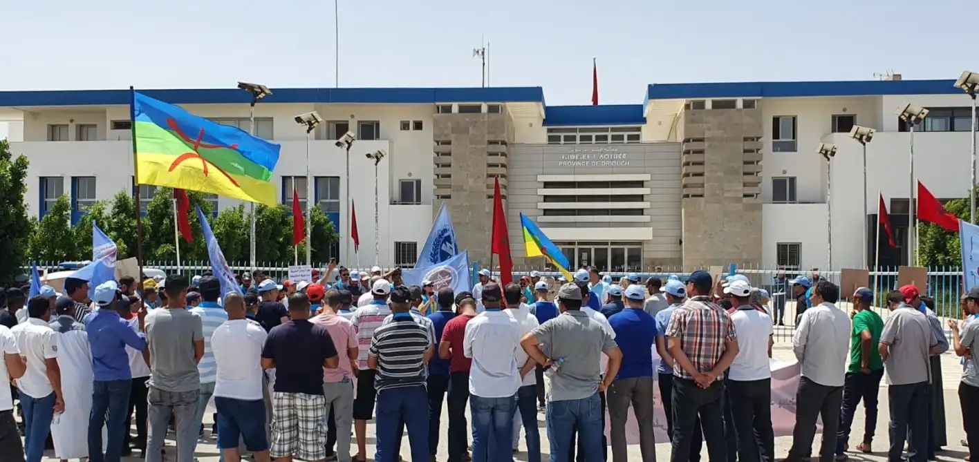 الاتحاد المغربي للشغل بإقليم الناظور والدريوش ينفد وقفة احتجاجية بإقليم الدريوش احتجاجا على سلوك المندوب « السامي » لقدماء المقاومين.