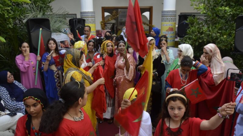 سطات: جمعية الأنامل الذهبية تنظم حفلا فنيا حاشدا بمناسبة عيد العرش المجيد