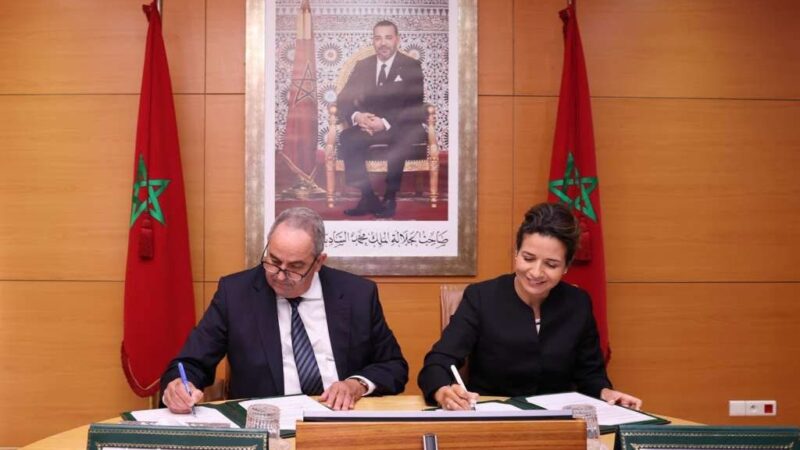 بنعلي والميداوي يوقعان اتفاقية شراكة في مجالي الانتقال الطاقي والتنمية المستدامة.