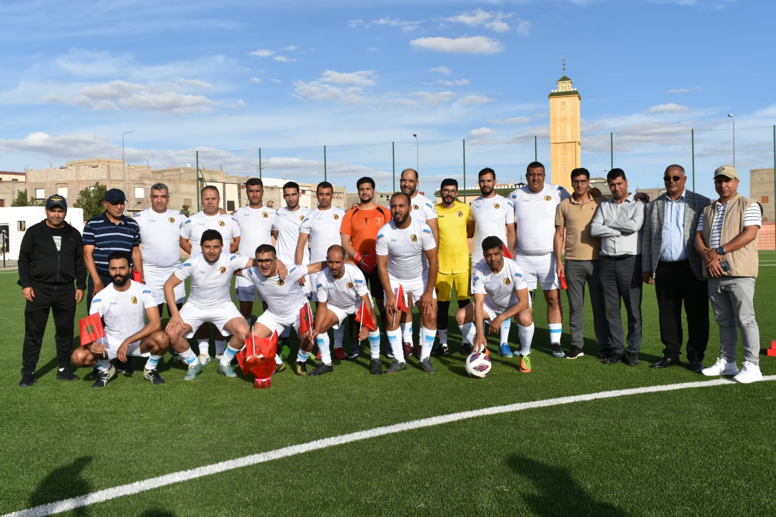 تخليد الملاحم الوطنية بنشاط رياضي جمع لاعبي كرة القدم بالبروج وقدماء هيئة المحامين بسطات