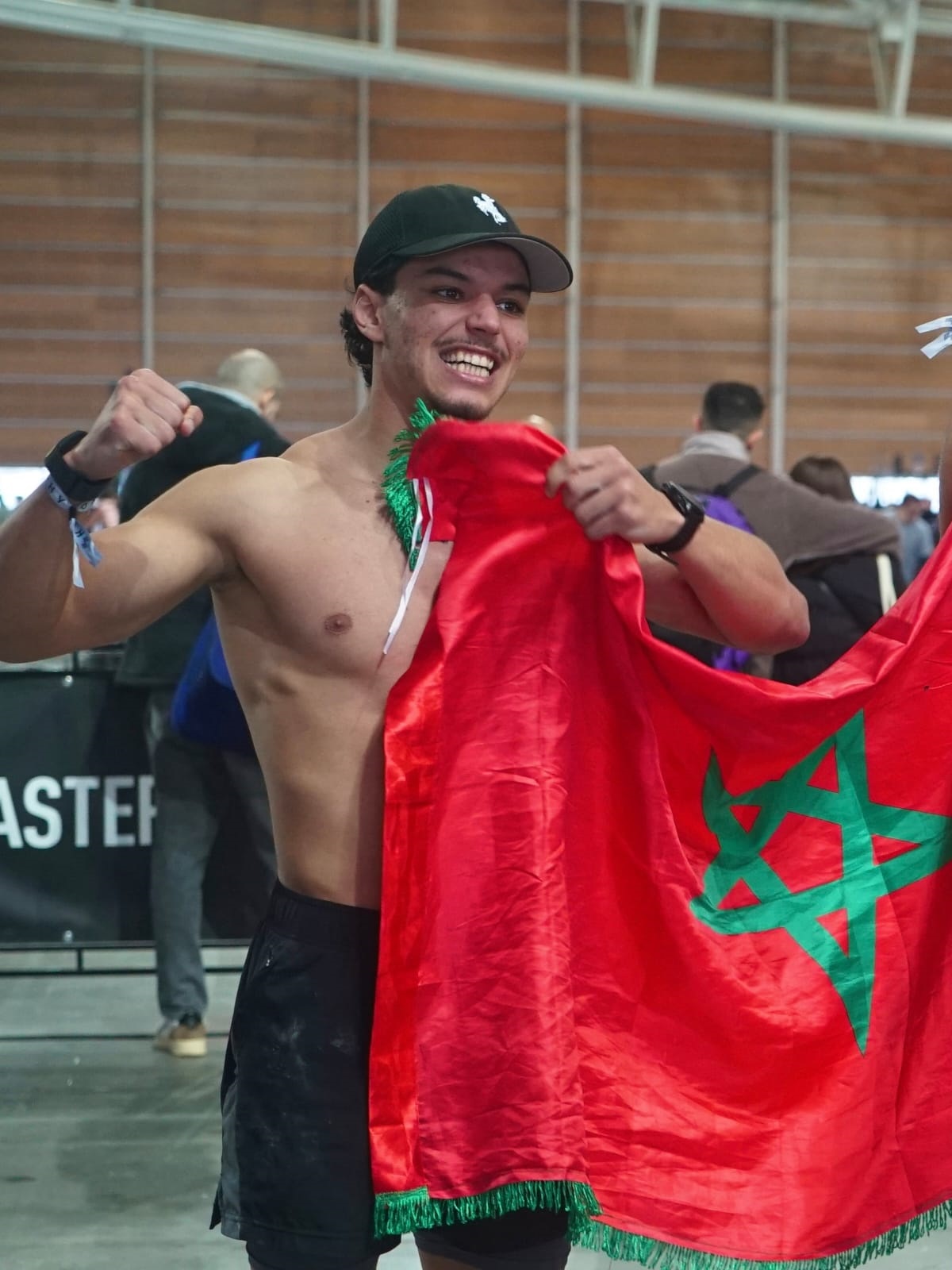 بالعزيمة والاصرار البطل المغربي حمزة نجيح يتوج بالمرتبة الاولى في بطولة دولية للهايروكس  بايطاليا و ينتزع المرتبة الاولى من بين مئات المشاركين قدموا من ازيد من 20 دولة.