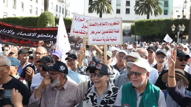 المتقاعدون: بين جمود القوانين وغلاء المعيشة.. لقد بقيت القوانين سجينة منطق قديم يرى التقاعد نهاية حياة!!