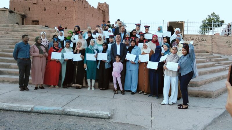 جماعة ترميكت: جمعية الزاويت للتنمية تحتفي بتخرج فوج جديد من مربيات التعليم الأولي.