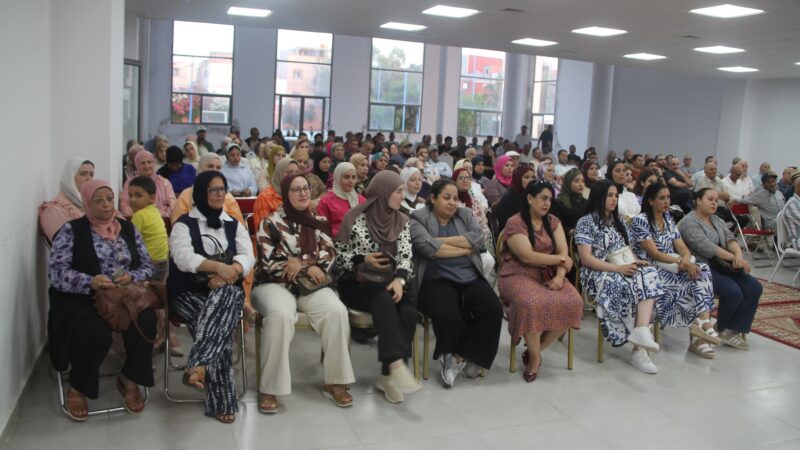 العرائش تحتضن حفل توقيع كتاب « المد الجماهيري » لعبد الخالق الحمدوشي بحضور وازن للنقابيين والمهتمين