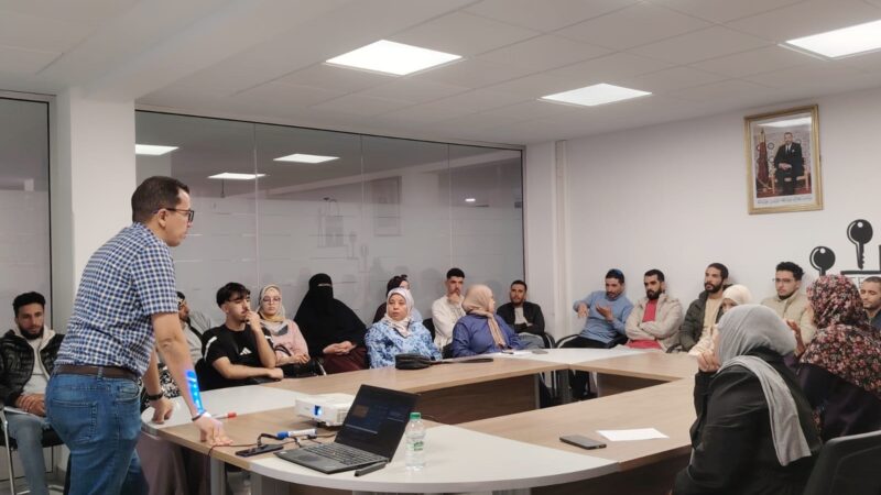 إقليم الحوز يواصل مواكبة الشباب وحاملي المشاريع عبر دورات تكوينية لتعزيز الرقمنة والتسويق وتطوير المقاولات
